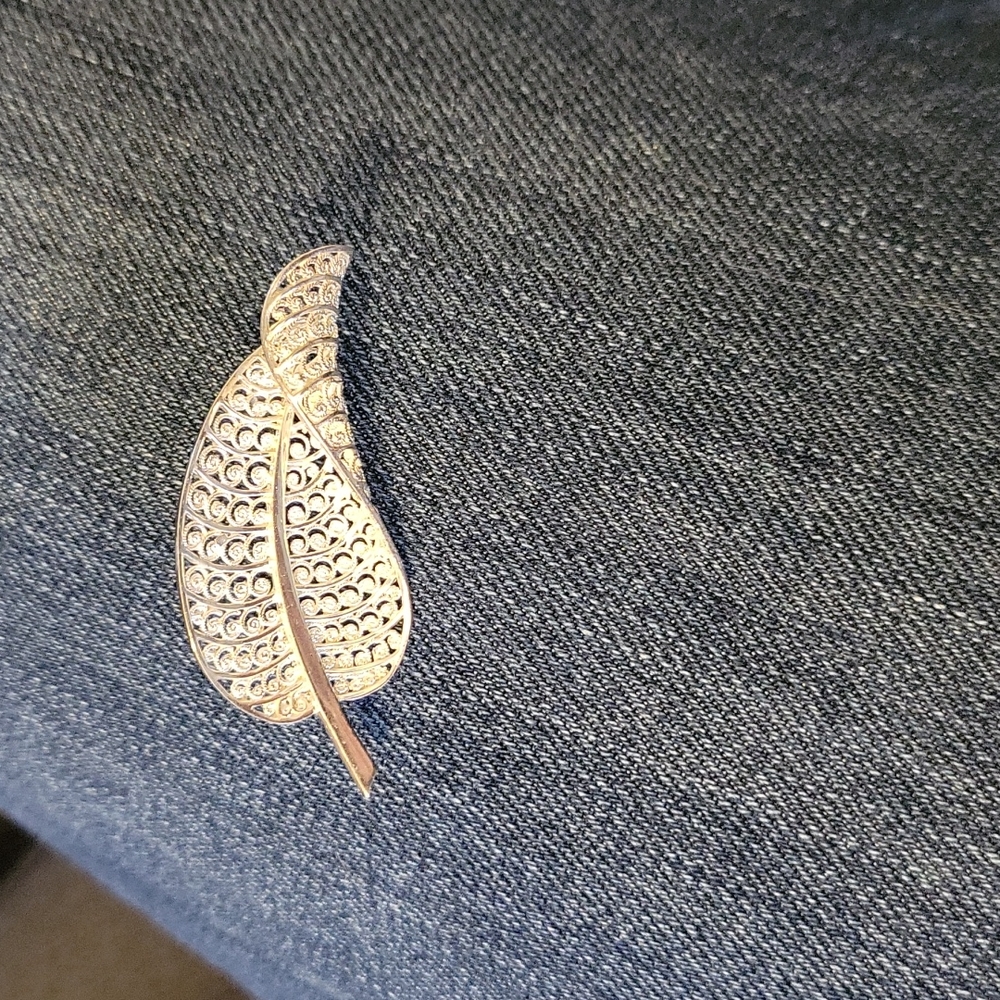 Signed NW Germany 925 Sterling Silver Filigree Leaf Brooch Pin